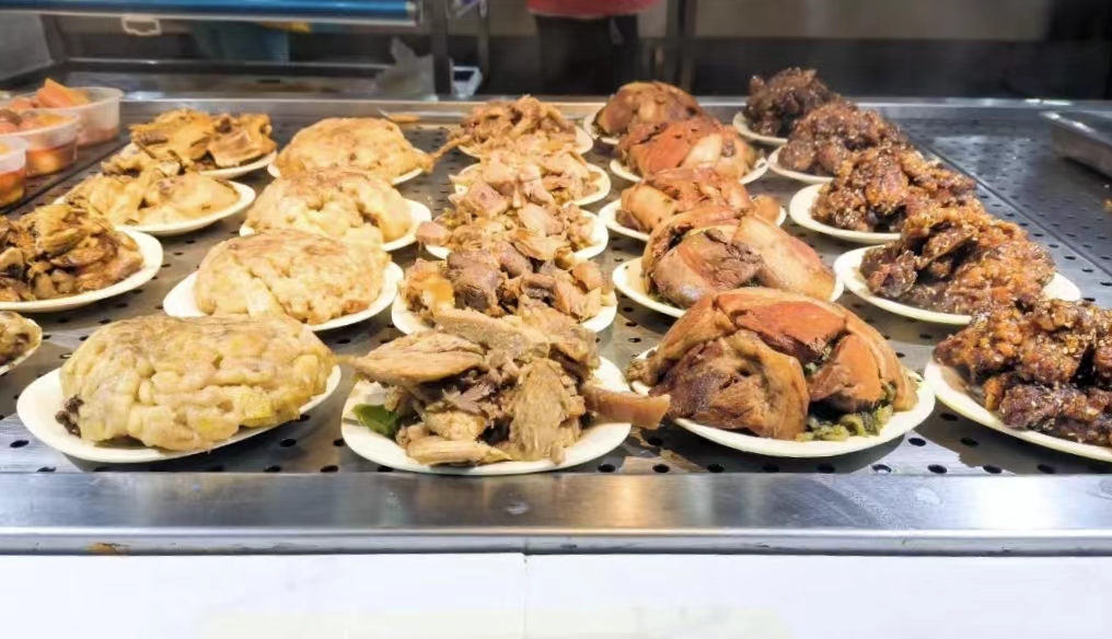 在富士康科技集团联合会第四届会员代表大会第三次全体会议上，富士康新当选主席刘慧颖的承诺大放异彩。